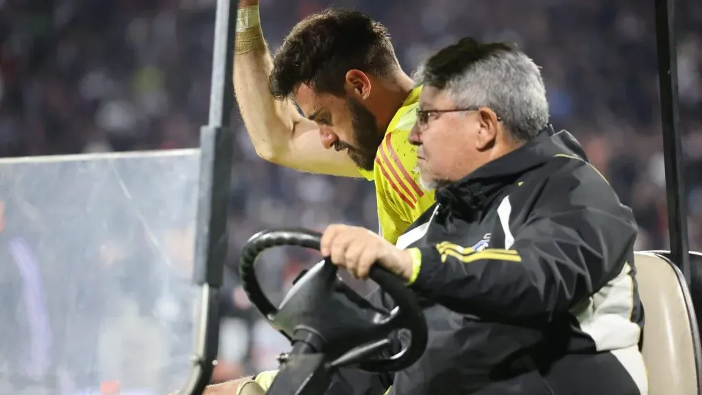 Fernando de Paul salió lesionado en Colo Colo.