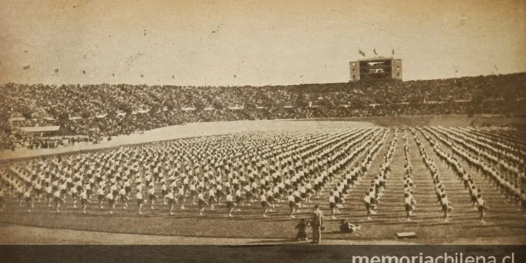 Inauguración Estadio Nacional. Al día siguiente, jugó Colo Colo