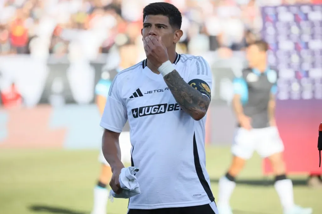 Esteban Pavez y su calentura por no estar citado en Colo Colo. Imagen: Dragomir Yankovic/Photosport