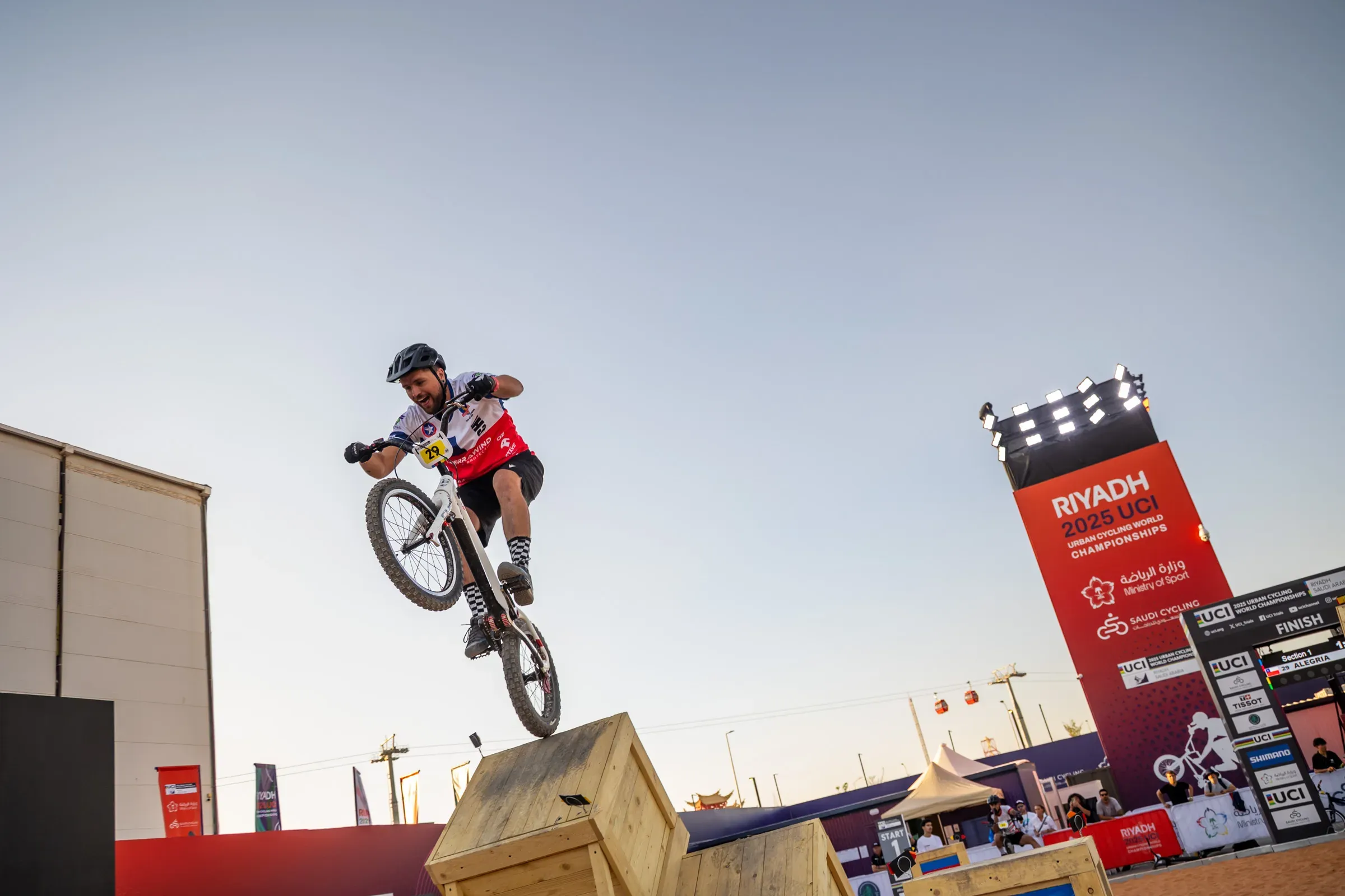 Parte de la competencia que se desarrolló en Medio Oriente por parte de Matías Alegría. Foto: Javier Martínez de la Puente/Zubiko Photography.