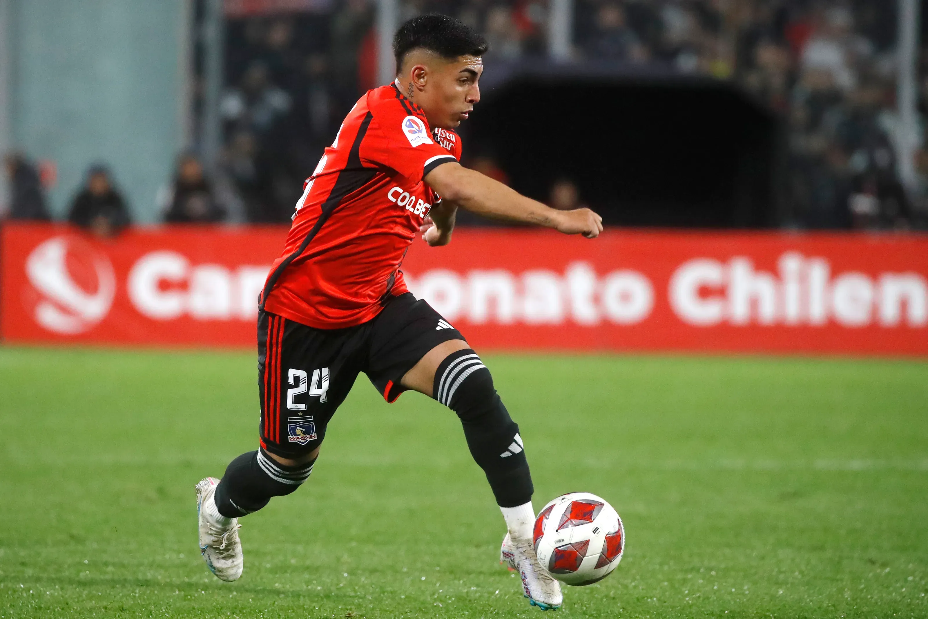 Agustín Salvatierra le pegó al Cacique por el manejo con Jordhy Thompson.