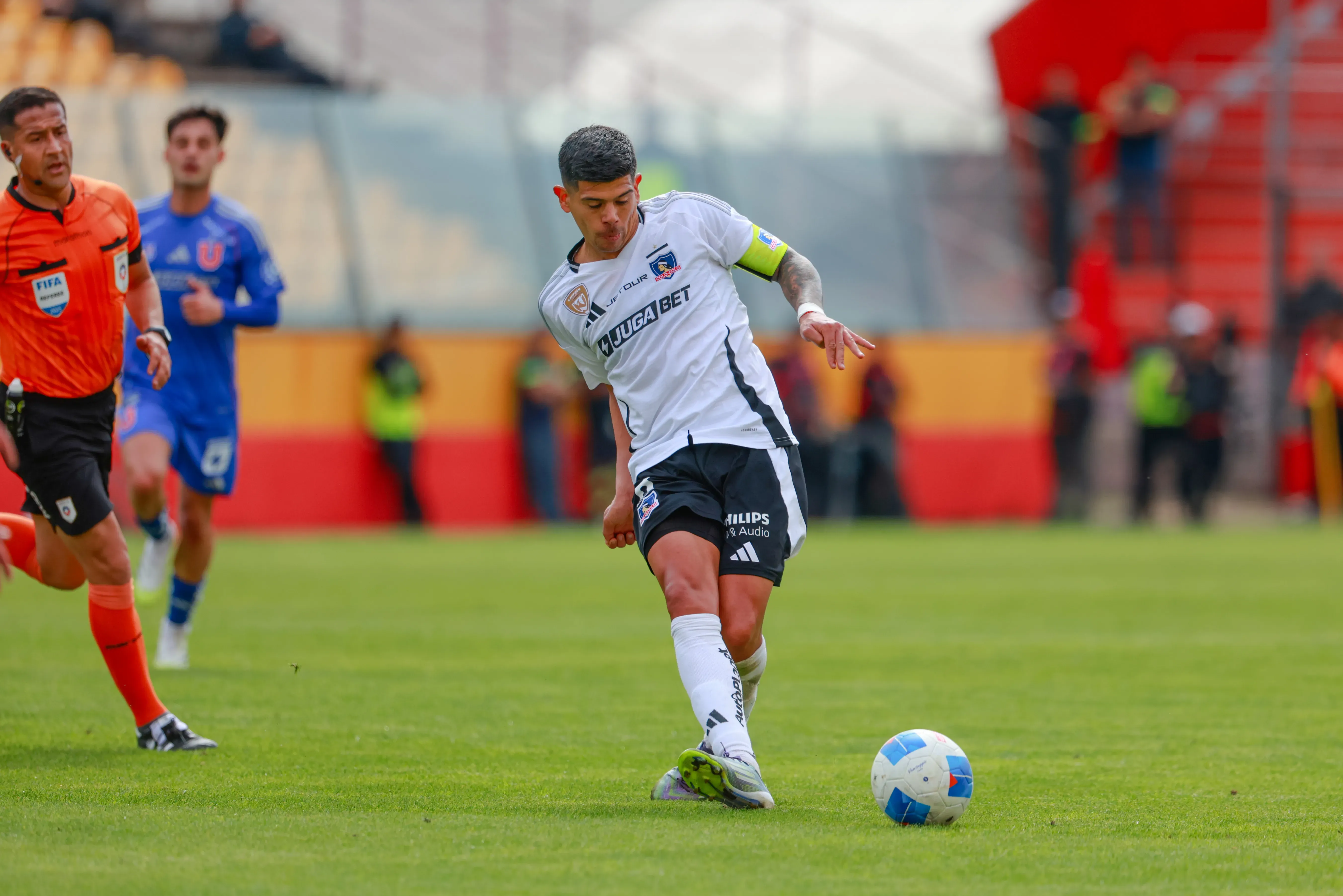 Esteban Pavez no fue considerado para el Colo Colo vs Calera. Imagen: Javier Vergara/Photosport