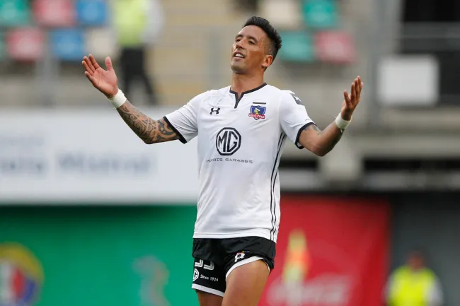 Lucas Barrios dejó una huella en los dos pasos que tuvo por Colo Colo. Foto: Felipe Zanca/Photosport