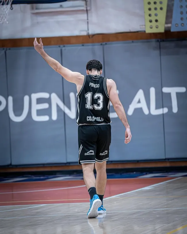 El Cacique no pudo ante Colegio Los Leones en el cuarto partido de la Liga Nacional. Foto: CSD Colo Colo.