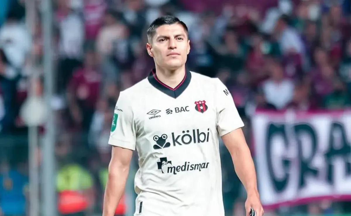 Ronaldo Cisneros no se calla y desafía a la afición de Alajuelense tras su gol - Futbol Centro America