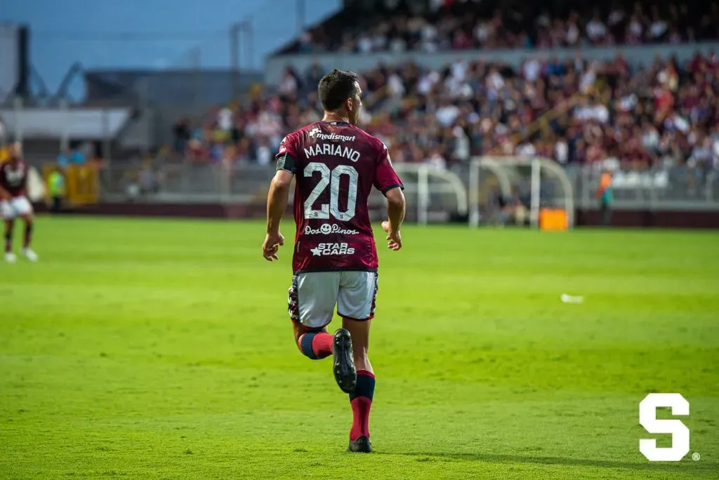 Mariano Torres tiene contrato con el Saprissa hasta diciembre de 2024 (Saprissa)