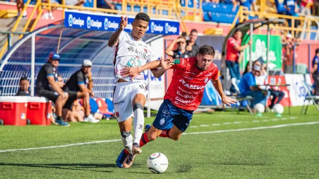 Alajuelense desaprovechó una ventaja de 2 por 0 y acabó empatando (ADSC)