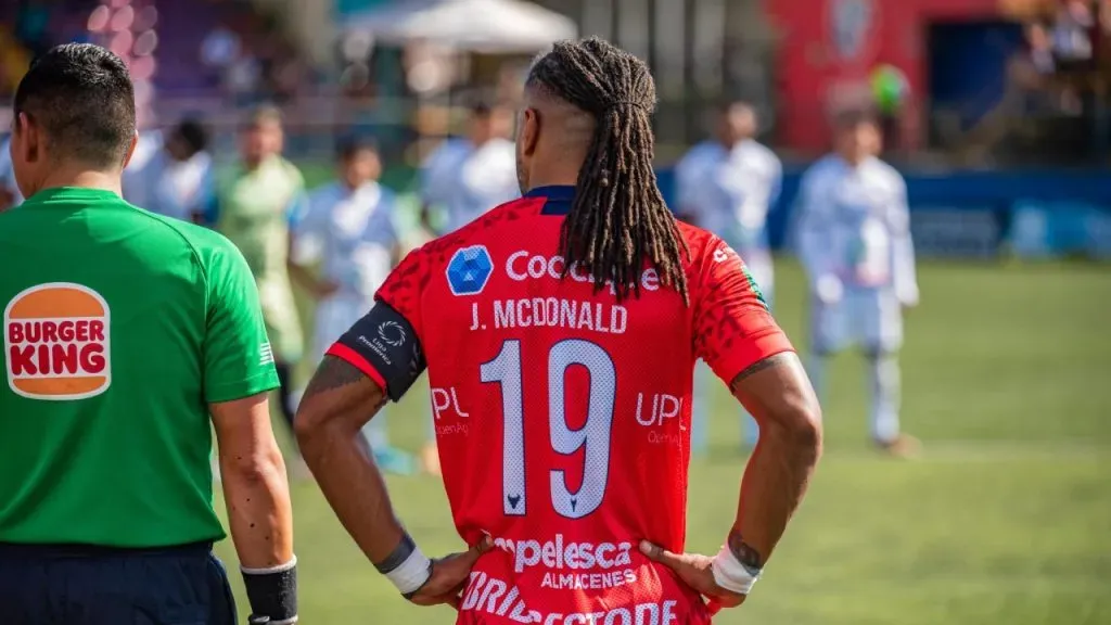 Jonathan McDonald anotó doblete y rescató el juego ante Alajuelense (ADSC)