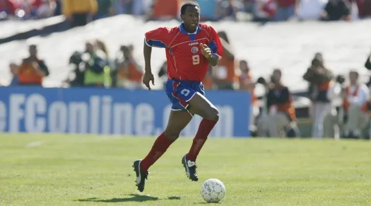Paulo Wanchope en la final de la Copa Oro 2002 ante Estados Unidos (Foto: Getty).