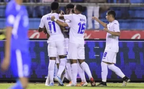 La bicolor venció a Trinidad Tobago de visita 2-0, ahora le tocará hacerlo en San Pedro Sula