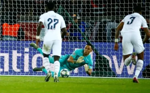 La portería del PSG sigue invicta en esta Champions, gracias a este penal atajado por Keylor Navas.