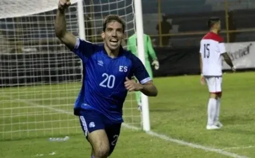 Punyed anotó uno de los goles con los que El Salvador derrotó 2-0 a República Dominicana.