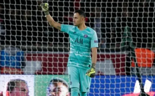 Navas estuvo fuera de las canchas por 11 días. Contra el Brestois se lesionó calentando, y tuvo que ceder su lugar a Sergio Rico.