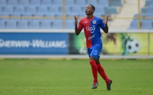 A punta de goles, el joven atacante ha llamado la atención hasta en su natal Colombia, donde quisieron llevárselo a una selección sub 20.