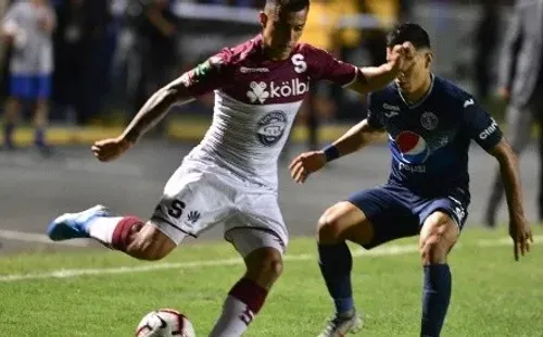Saprissa dominó las acciones en la primera mitad, mientras que Motagua lo hizo en la segunda.