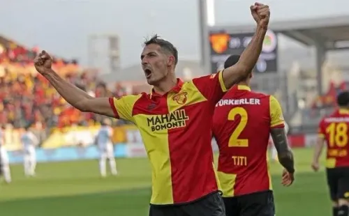 Celso Borges juega para el Goztepe turco, pero podría volver al Riazor.