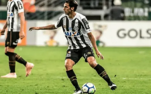 Bryan Ruiz, enviado a entrenar con el equipo reservas del Santos.