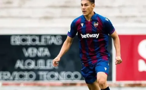 Oscar Duarte, futbolista costarricense del Levante.