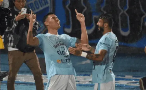 Erick Rivera, salvadoreño del Aurora de Bolivia.