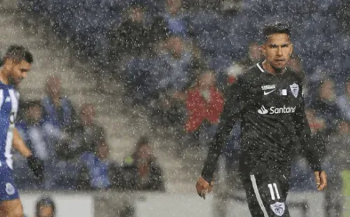 Denis Pineda, jugador salvadoreño en Portugal.