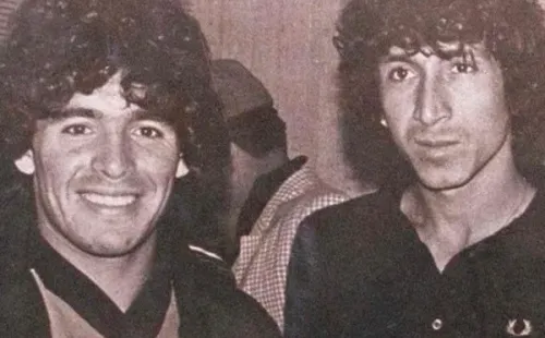Diego Armando Maradona con Jorge el ‘Mágico’ González.