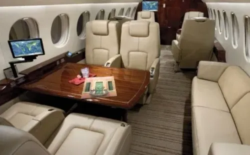 Así es por dentro el lujoso avión que tomó Keylor Navas junto a su familia