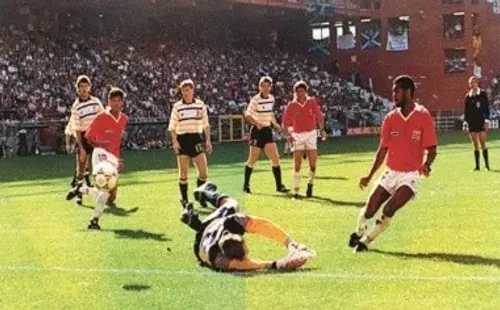 Juan Cayasso anota el primer gol en la historia de los Mundiales para La Sele