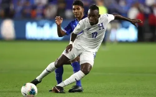 Alberth Elis con la Selección de Honduras (Foto: Sean Haffey)