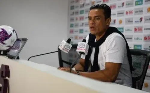 Walter Centeno durante una conferencia de prensa