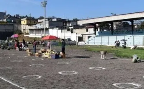 El mercado afincado en el estadio Hunapu (Fuente: SDPnoticias)