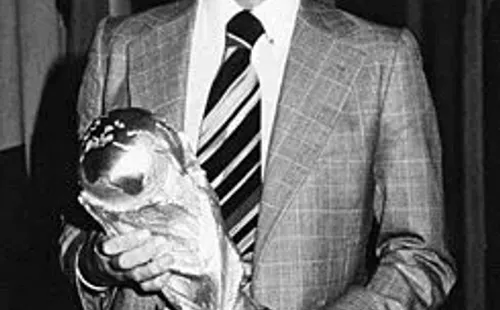 Menotti con la Copa del Mundo en 1978,