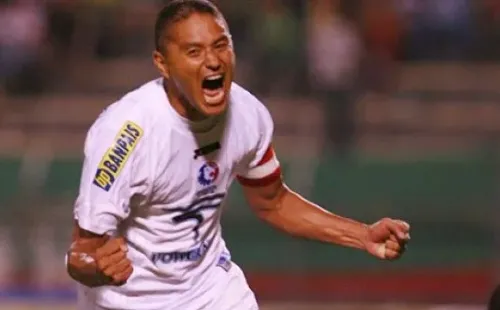 Wilmer Velásquez, máximo goleador en la historia del Olimpia y del fútbol hondureño.