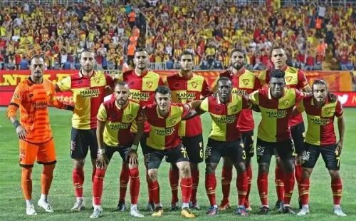 Celso Borges en un partido con el Goztepe