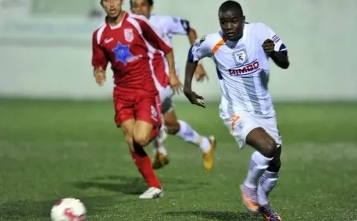 Joel con los colores del morado en sus comienzos.