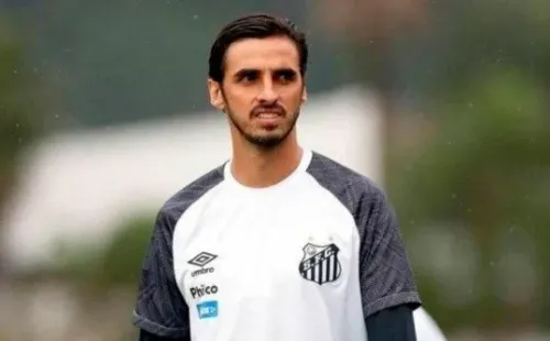 Bryan Ruiz, actualmente en el Santos de Brasil
