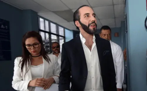 Bertha Deleón cuando trabajaba para Nayib Bukele