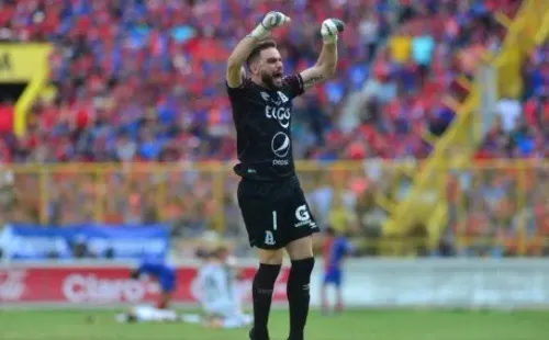 El arquero ganó varios títulos con Alianza (elsavador.com)