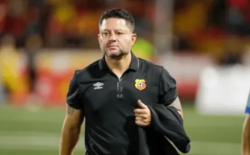 Soto tendrá su tercera etapa como entrenador de Herediano. (CRC 891)