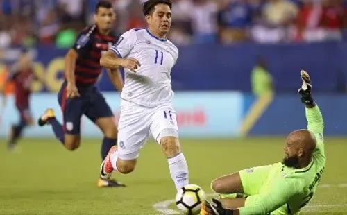 Fito Zelaya con la camiseta de El Salvador (Foto: Patrick Smith)