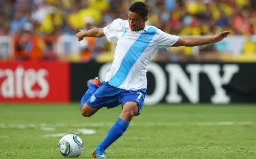 Marvin Ceballos con la Selección de Guatemala en 2011 (Foto: Getty)