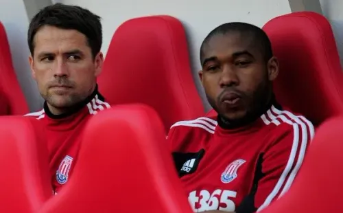 Wilson Palacios y Michael Owen, compañeros en el Stoke City de Inglaterra.