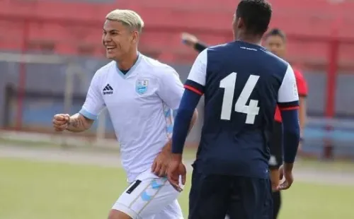 Pudo jugar solo dos partidos en Perú y marcó un gol.