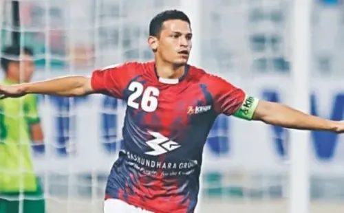 Logró obtener tres títulos en su paso por el fútbol de Bangladesh. (CRhoy)