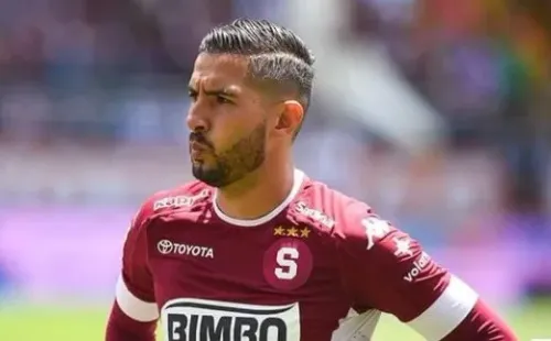 Angulo se convirtió en el jugador con más ligas del Saprissa. (Teletica)