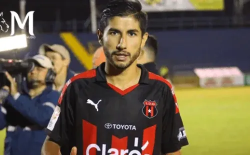 Luis Sequeira con Alajuelense (Foto: Diario Manudo)