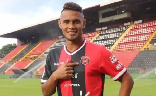 López está hace tres años en Alajuelense y tiene contrato hasta diciembre.