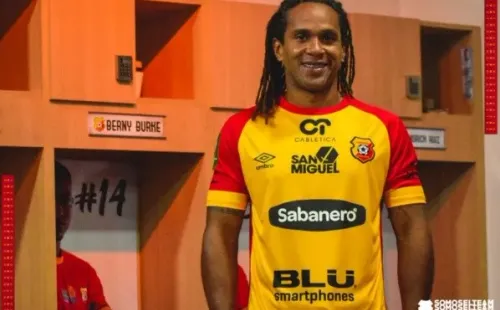 Jonathan McDonald en Herediano (Foto: Prensa Herediano)