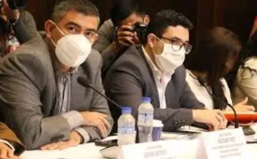 Cruz Montoya también es diputado de la república (La Prensa)