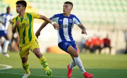 Jonathan Rubio, de buen partido contra el Porto.