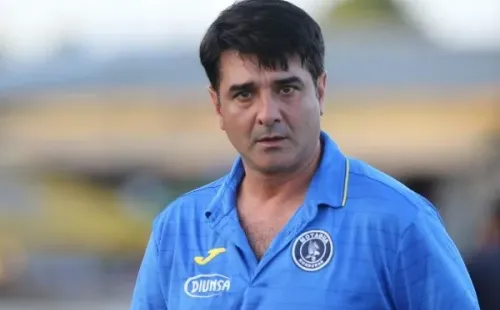 Diego Vásquez no está de acuerdo con las medidas que toma el gobierno.